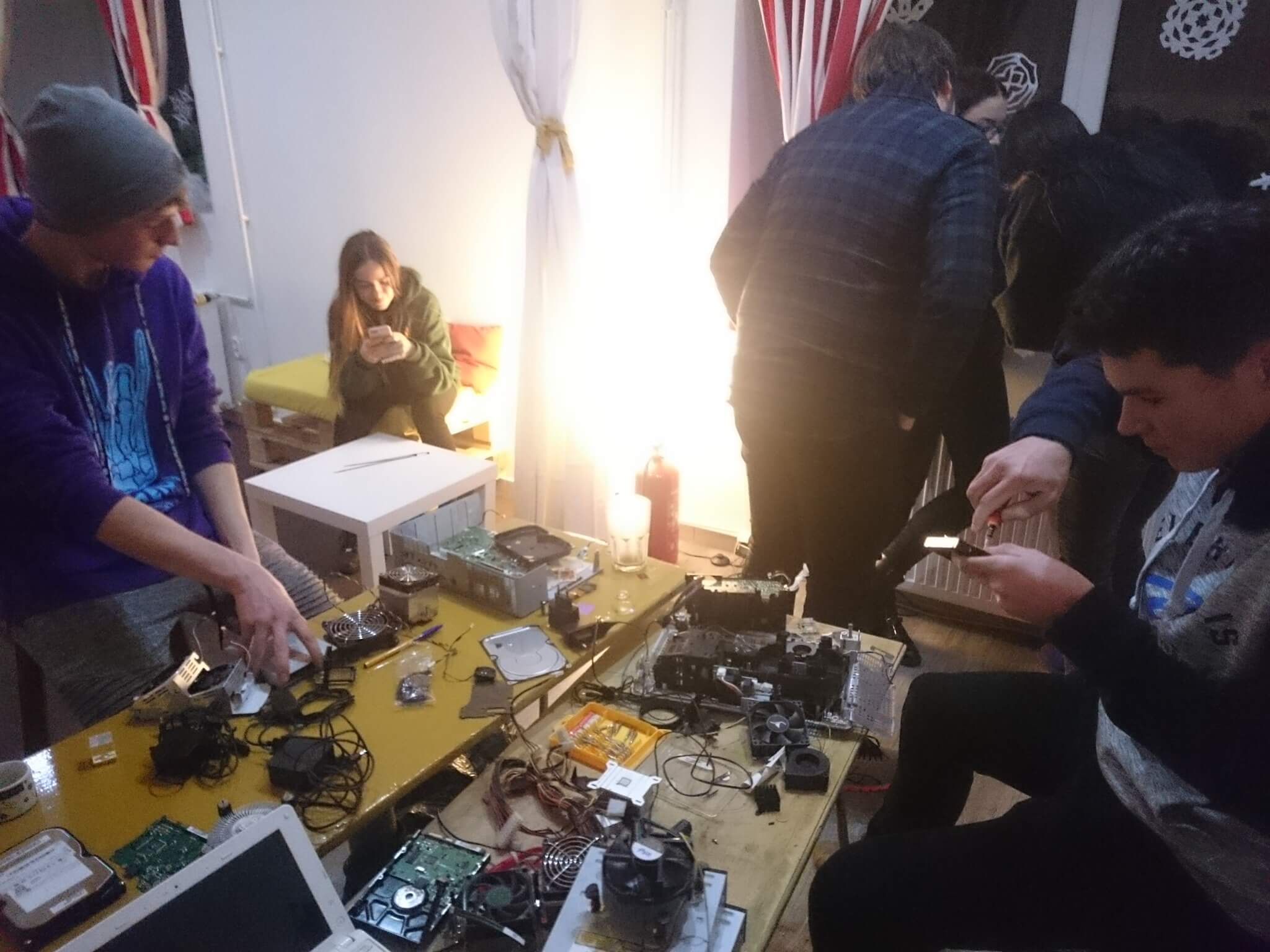 Workshop: elektro-recyklo | 8.8 – 13:00